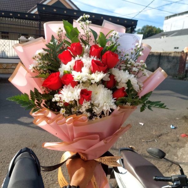 Toko Bunga Cirebon Hand bouquet (BQ-01)